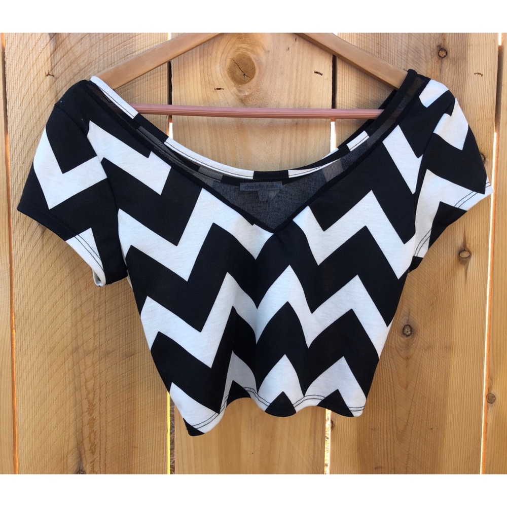 Black/White Chevron Crop Top